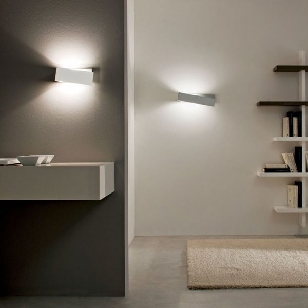 LINEALIGHT-ZIG-ZAG-PARETE-STILLUCE-STORE-BERGAMO LINEALIGHT-ZIG-ZAG-PARETE-STILLUCE-STORE-BERGAMO