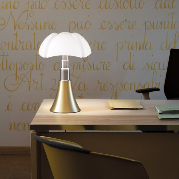 MARTINELLI-LUCE-PIPISTRELLO-MEDIO-OTTONE-LAMPADA-TAVOLO-STILLUCE-STORE--BERGAMO