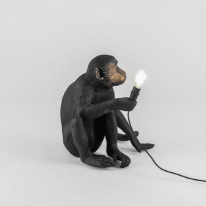 SELETTI-MONKEY-LAMP-SEDUTA-5-NERA-LAMPADA-DA-TAVOLO-STILLUCE-STORE-BERGAMO