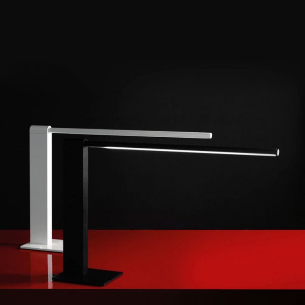 egoluce-lancia-tavolo-led-bianca-o-nera-stilluce-store-bergamo