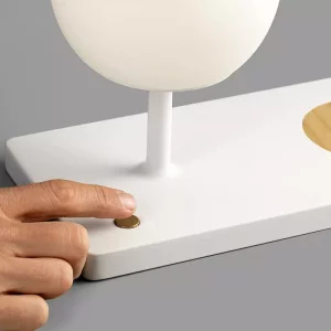FARO-BARCELONA-NIKO-LED-LAMPADA-TAVOLO-PARTICOLARE-STORE-BERGAMO