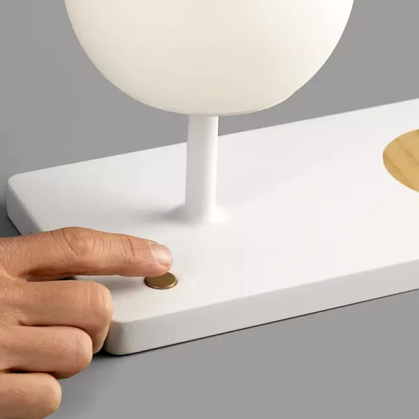 FARO-BARCELONA-NIKO-LED-LAMPADA-TAVOLO-PARTICOLARE-STORE-BERGAMO
