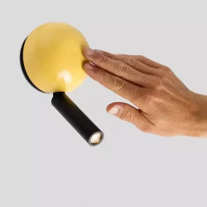 FARO-BARCELONA-PRESS-LAMPADA-PARETE-GIALLO-STILLUCE-STORE-BERGAMO