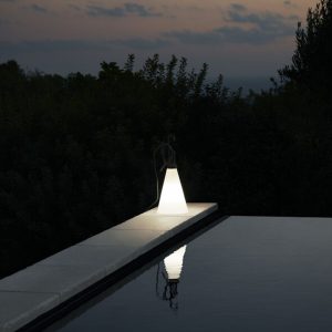 FLOS-MAY-DAY-OUTDOOR-ACCESA-AMB-STILLUCE-STORE-BERGAMO