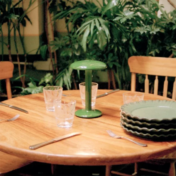FLOS-GUSTAVE-RESIDENTIAL-LAMPADA-PORTATILE-GREEN-AMBIENTAZIONE-STILLUCE-STORE-BERGAMO