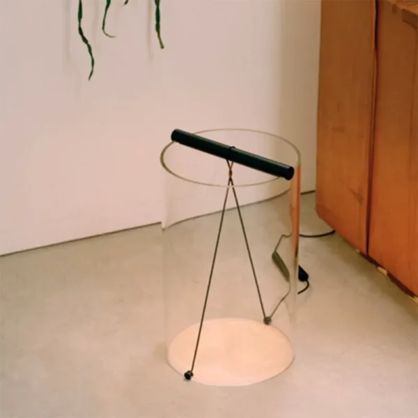 FLOS-TO-TIE-2-LAMPADA-TAVOLO-AMBIENTAZIONE-STILLUCE-STORE-BERGAMO