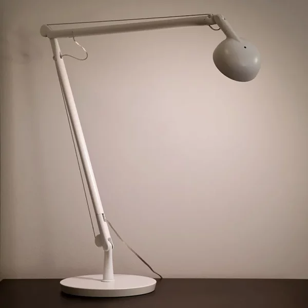PANZERI-OPUNTIA-BIANCA-LAMPADA-TAVOLO-ACCESA-KMZERO-STILLUCE-STORE-BERGAMO