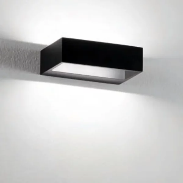 ISYLUCE-HOLD-LAMPADA-PARETE-LED-NERA-COD-928PB-STILLUCE-STORE-BERGAMO ISYLUCE-HOLD-LAMPADA-PARETE-LED-NERA-COD-928PB-STILLUCE-STORE-BERGAMO