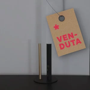 Cini e Nils Ognidove Tavolo nero e oro KM0