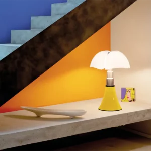 MARTINELLI-LUCE-PIPISTRELLO-POP-LAMPADA-TAVOLO-AMBIENTAZIONE-STILLUCE-STORE-BERGAMO