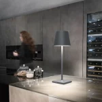 ZAFFERANO-POLDINA-PRO-L-DESK-AMBIENTAZIONE-LAMPADA-TAVOLO-STILLUCE-STORE-BERGAMO