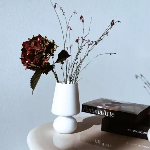 FONTANA-ARTE-VASO-BIANCO-AMBIENTAZIONE-STILLUCE-STORE-BERGAMO