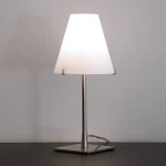 EGOLUCE-LIOLA-LAMPADA-COMODINO-ACCESA-KMZERO-STILLUCE-STORE-BERGAMO