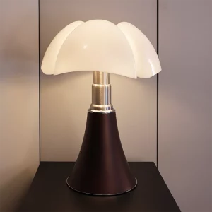 MARTINELLI-PIPISTRELLO-GRANDE-LAMPADA-TAVOLO-ACCESO-KMZERO-STILLUCE-STORE-BERGAMO