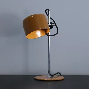 OLUCE-COUPE-MINI-LAMPADA-TAVOLO-GIALLO-ACCESA-KMZERO-STILLUCE-STORE-BERGAMO