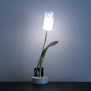 SLAMP-TULIP BATTERY-LAMPADA-TAVOLO-ACCESA-STILLUCE-STORE-BERGAMO
