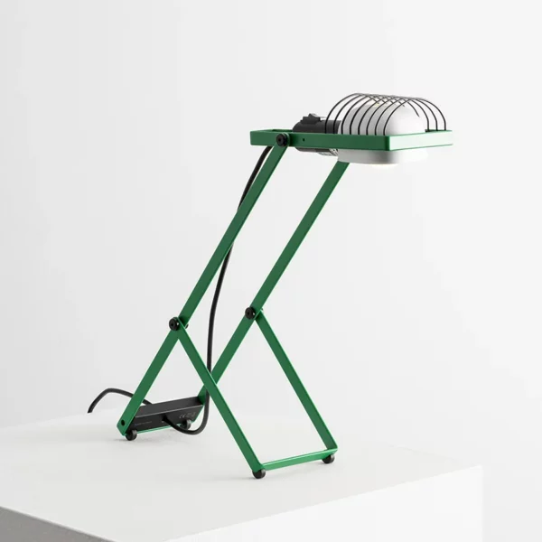 artemide-sintesi-lampada-tavolo-verde-gismondi-stilluce-store-bergamo