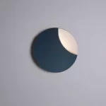 attaneo-lunatica-parete-blu-stilluce-store-bergamo