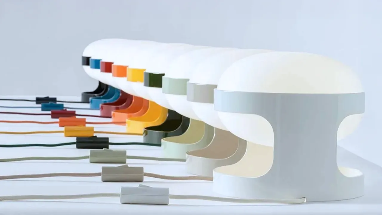 Kartell KD28 Joe Colombo, lampada LED satinata. Winter Days ultimi giorni da Stilluce Store Bergamo e online.