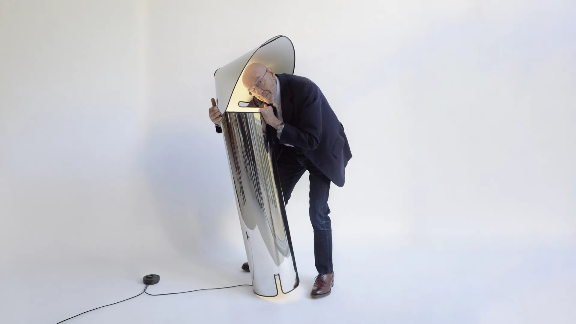 Flos Chiara di Mario Bellini, lampada di design disponibile da Stilluce Store, Bergamo.