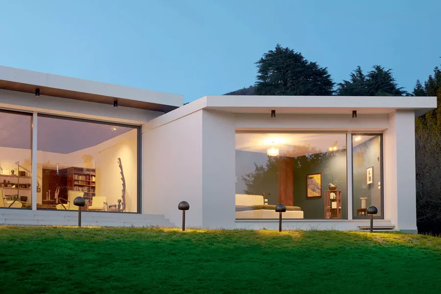 Illuminazione esterno giardino casa moderna con luci da esterno design Stilluce Store Bergamo