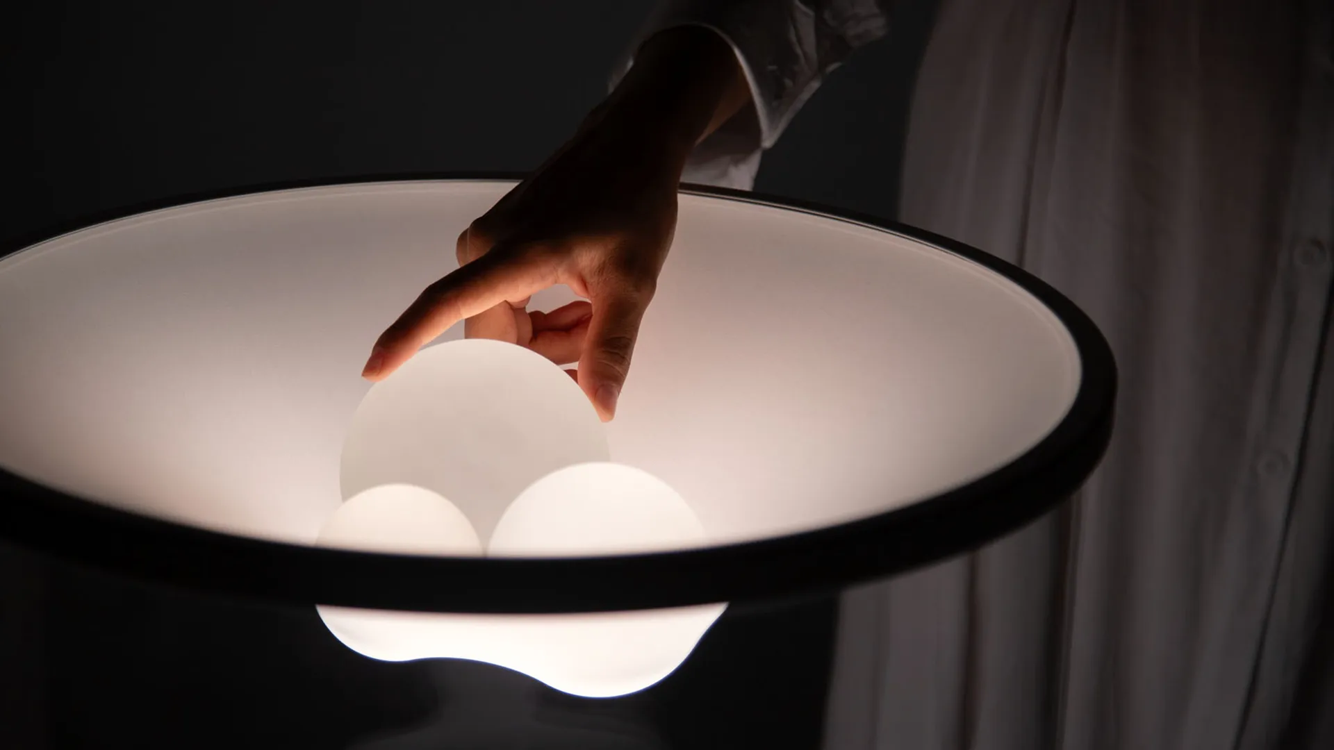 interior-design-trends-2026-vetro-luce-diffusa-lighting-design-stilluce